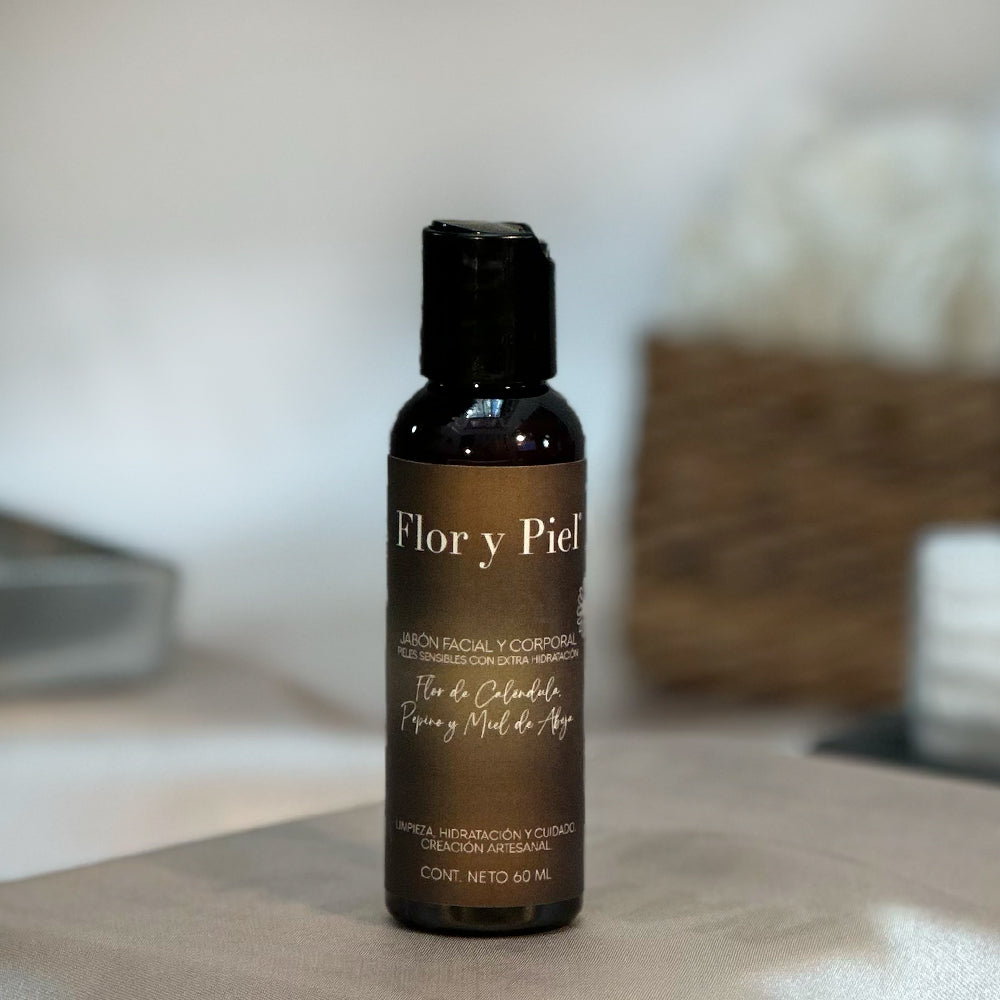 Kit con 2 Jabones Faciales y Corporales: Caléndula y Flor de Caléndula, Pepino y Miel de Abeja con bolsa de viaje 60 ml