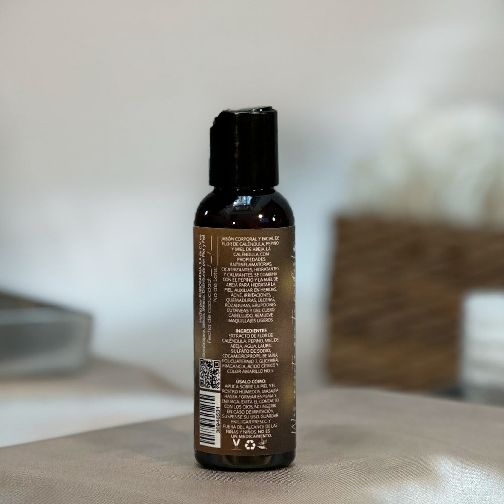 Kit con 2 Jabones Faciales y Corporales: Caléndula y Flor de Caléndula, Pepino y Miel de Abeja con bolsa de viaje 60 ml
